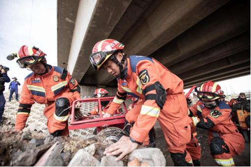 北疆蓝光 2024 乌兰察布消防救援支队地震救援实战拉练纪实