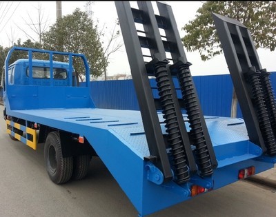 湖北荆州 东风小劲卡挖机平板运输拖车，全国销量领先的专用汽车解决方案