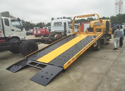 重庆綦江道路救援服务 专业应对重型货车与客运大巴拖车需求