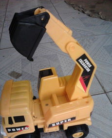 大型工程玩具称斤批发 钩机、巴士拖车、救援车厂家直供